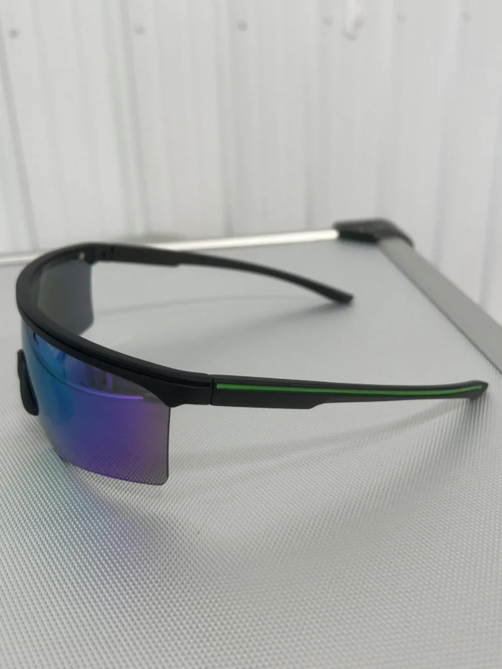 Kreedom Sports Sunglasses Green Blue Gradient Lens Black Frame UV Protection NEW